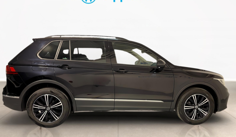 
								Volkswagen Tiguan 1.5 Life full									