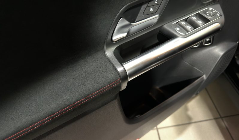 
								GLA 250 e AMG Line full									