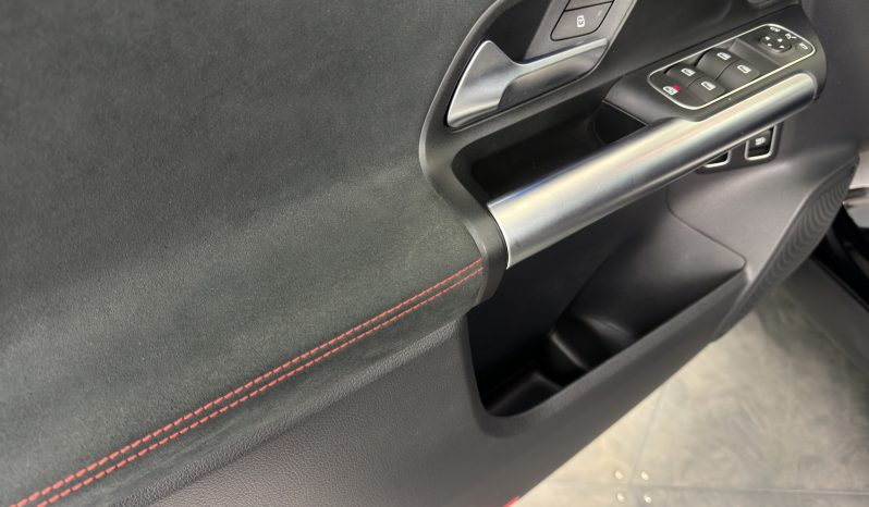 
								GLA 250 e AMG Line full									