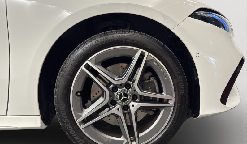 
								A 250 e Sedán AMG Line full									